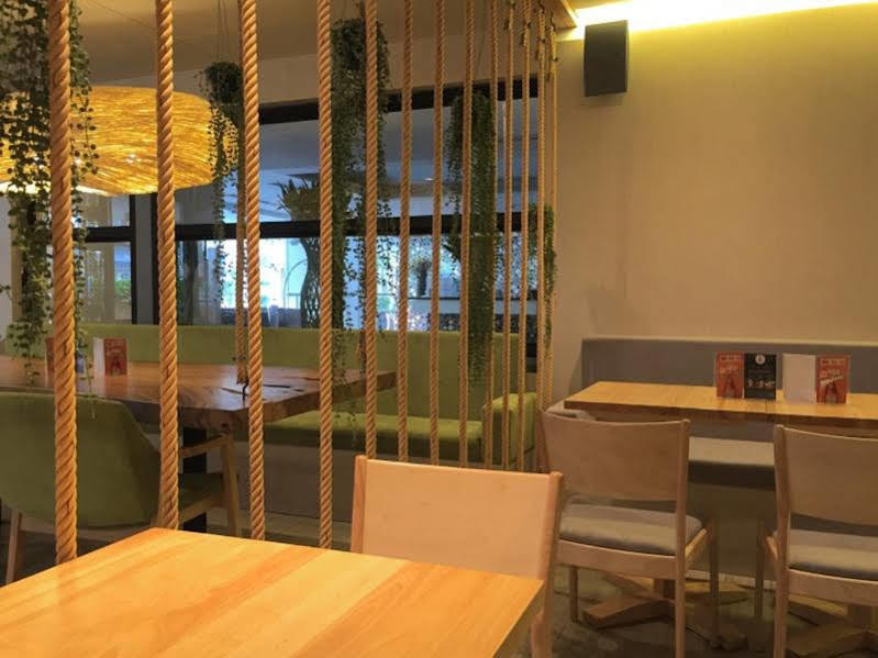 Апарт отель Citadines Sukhumvit 23 Бангкок Экстерьер фото